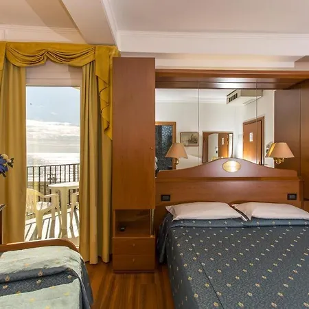 Mondial Hotel 3*