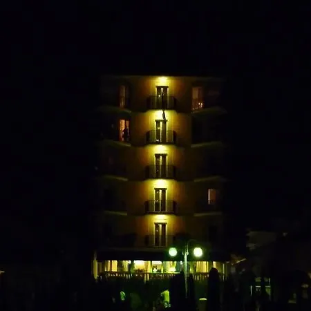 Hotel Mondial 3*