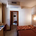 Hotel Mondial 3*