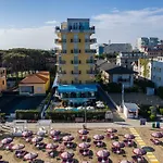 Hotel Mondial 3*