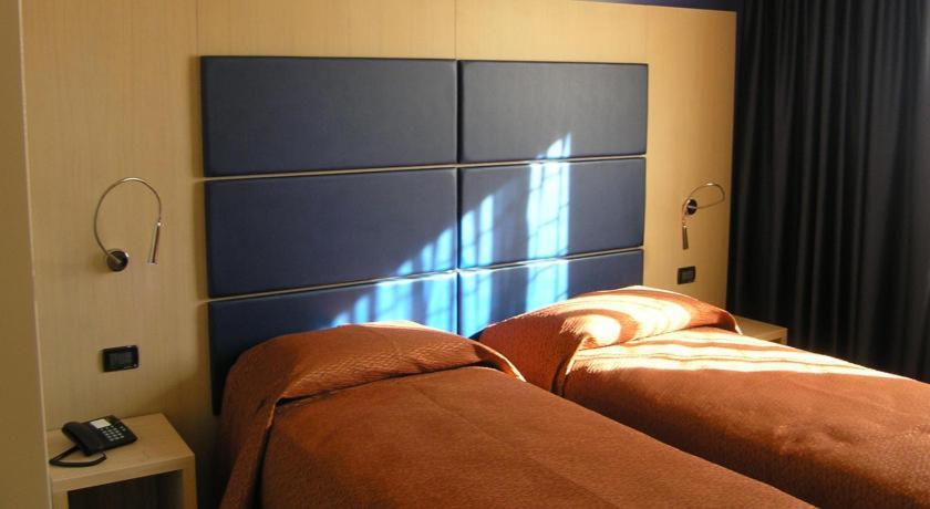 Hotel Mondial 3*